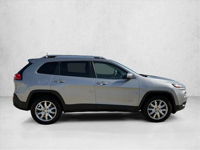 Used 2016 Jeep Cherokee Limited AWD/4WD image 4
