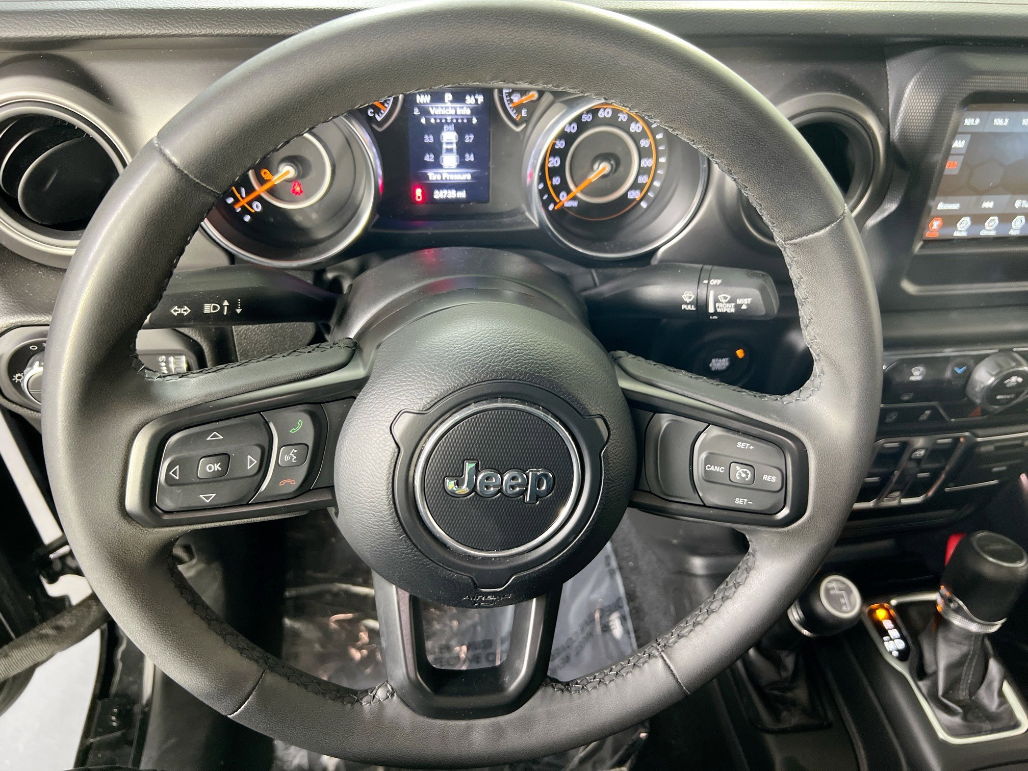 Used 2023 Jeep Gladiator Sport AWD/4WD image 11