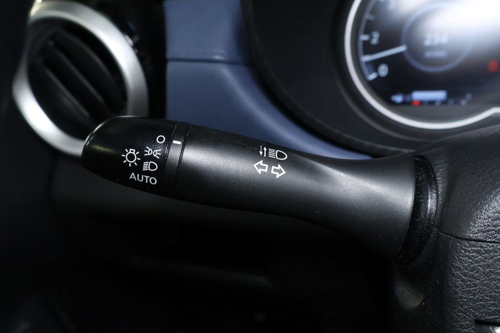 Used 2023 Nissan Versa SV image 21