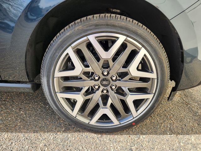 New 2026 Ford Expedition Platinum w/ Platinum Ultimate Package AWD/4WD image 18