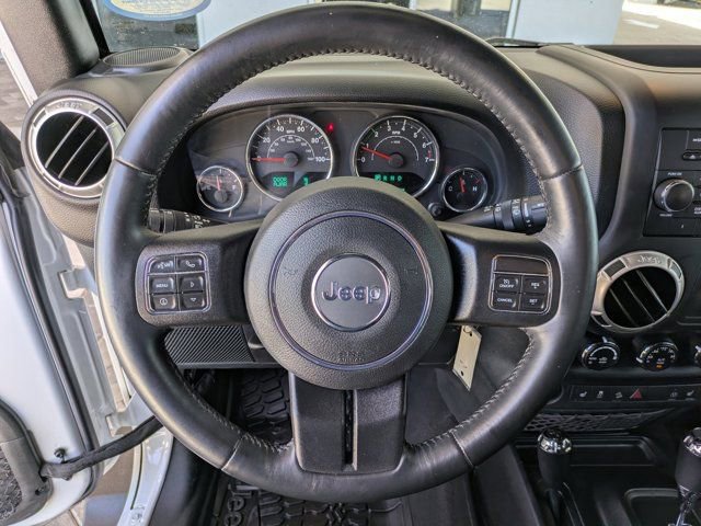 Used 2018 Jeep Wrangler Sahara w/ Connectivity Group image 17