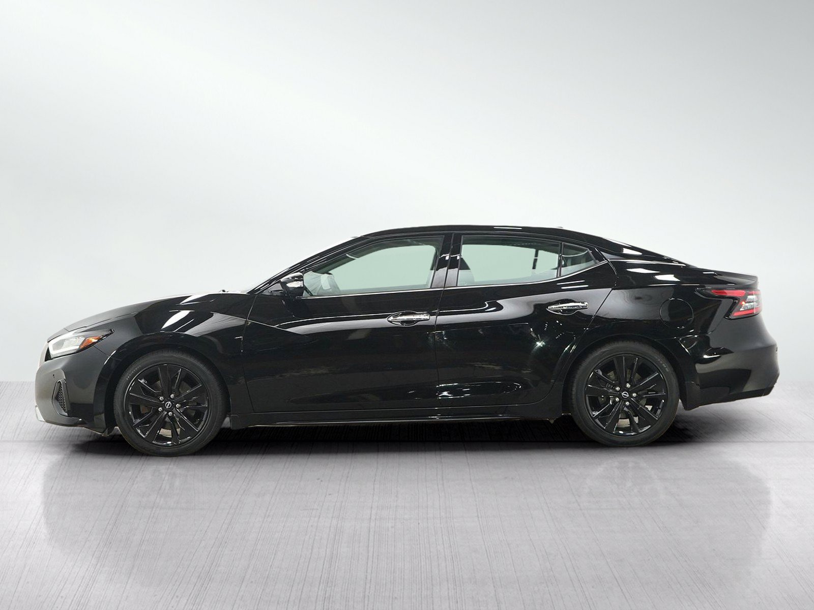 Used 2023 Nissan Maxima SL FWD image 2