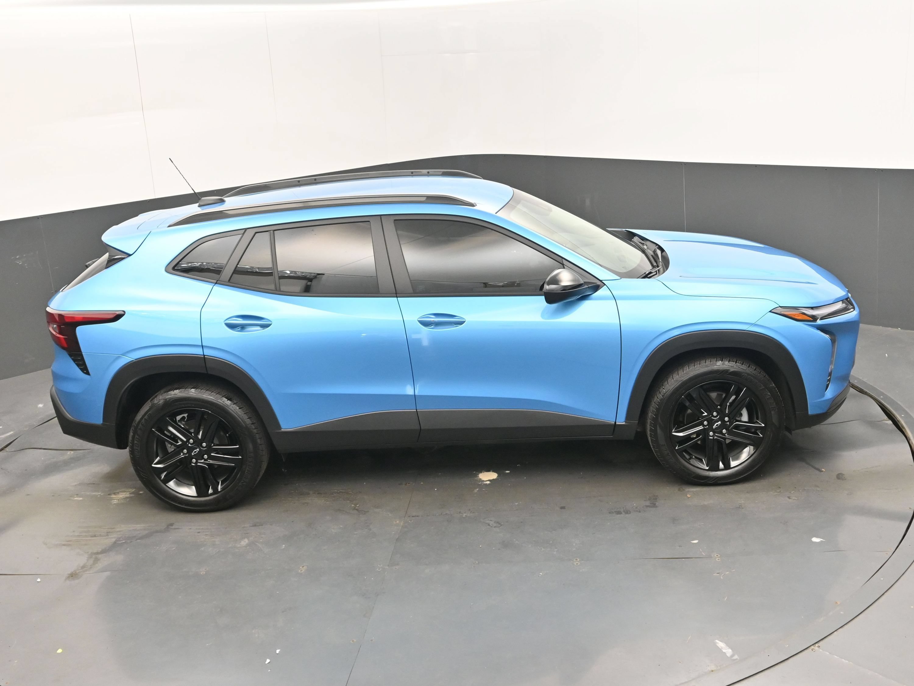 Used 2025 Chevrolet Trax ACTIV FWD image 35
