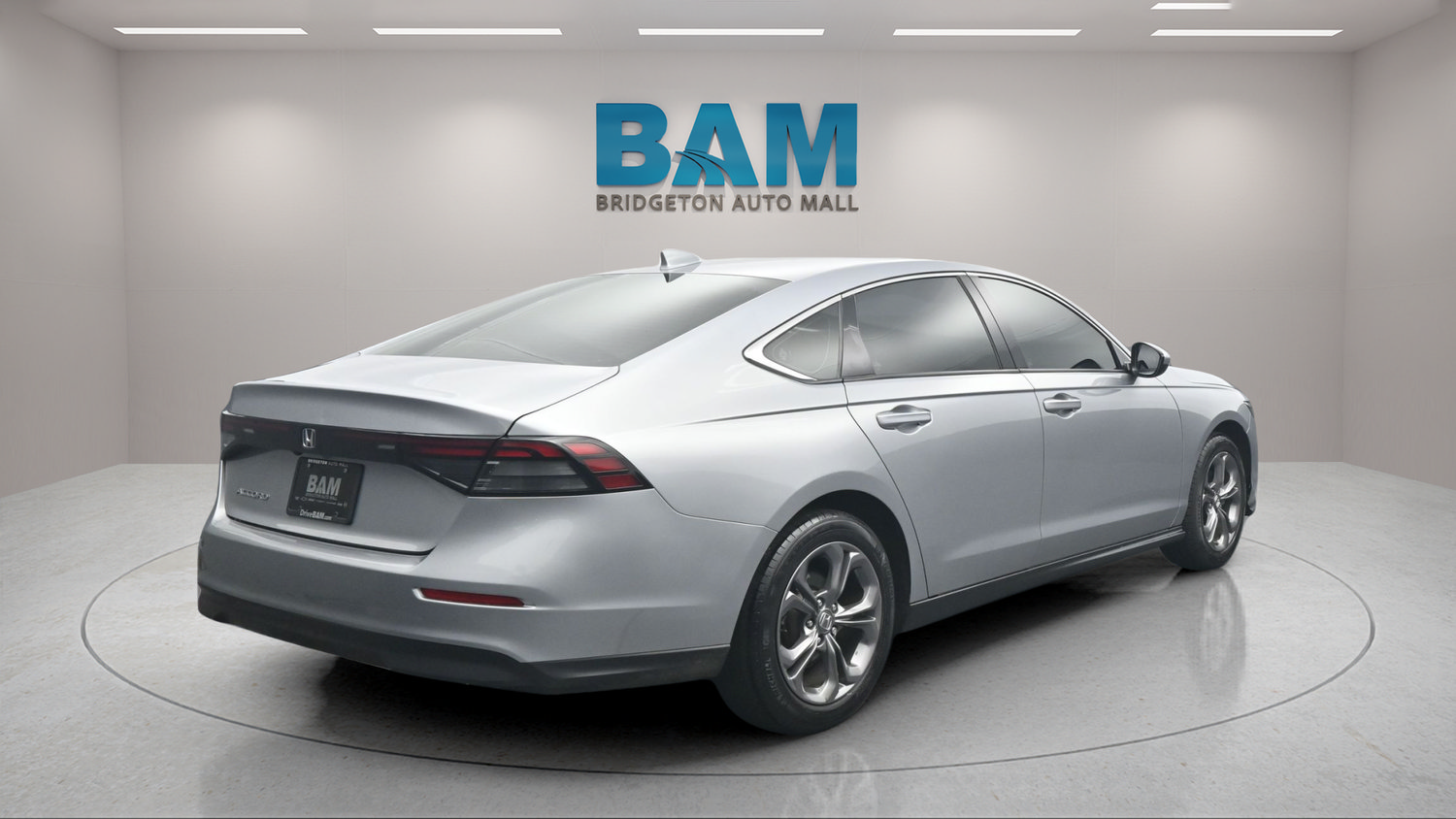 Used 2023 Honda Accord EX image 3
