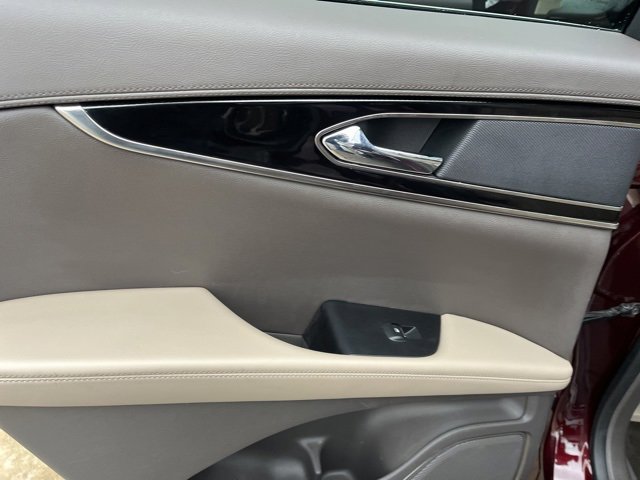 Used 2023 Lincoln Nautilus Reserve image 31