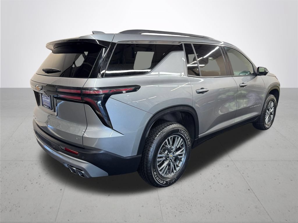 Used 2024 Chevrolet Traverse LT AWD/4WD image 8