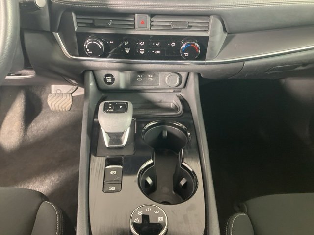 Used 2024 Nissan Rogue S image 14