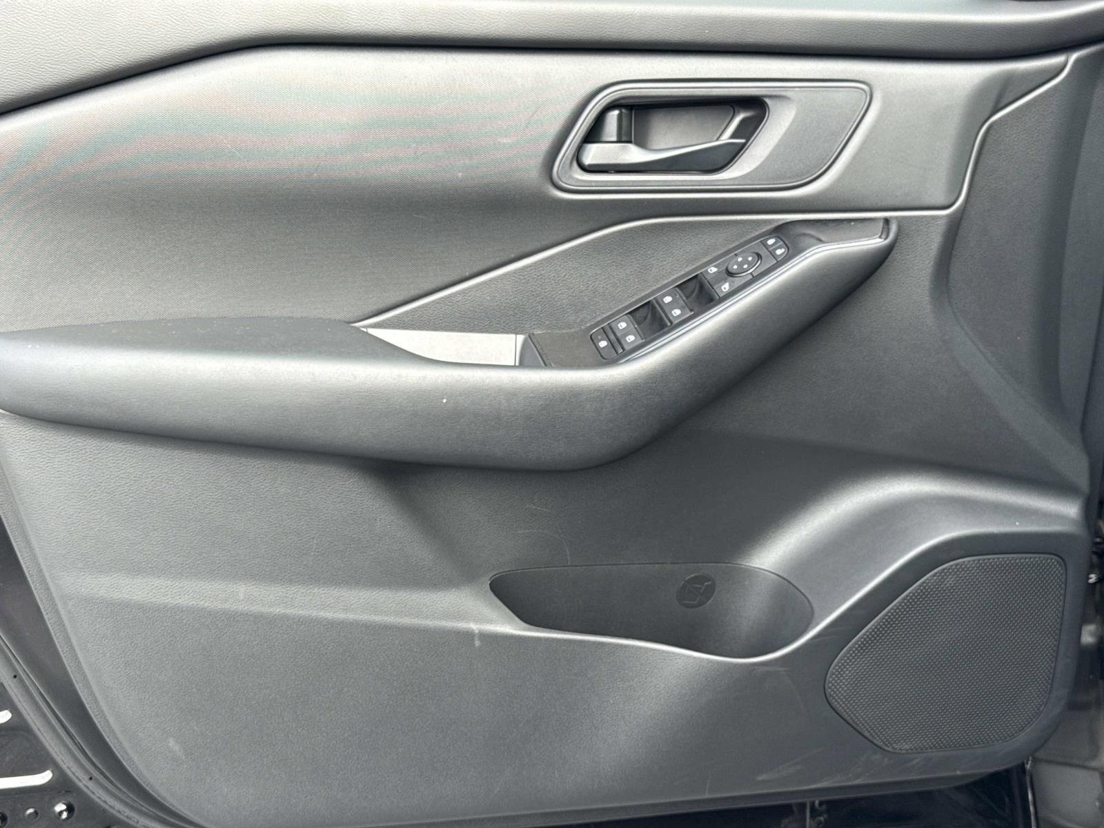 Certified 2025 Nissan Rogue S image 22