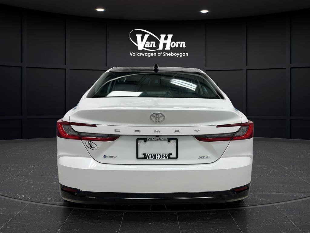 Used 2025 Toyota Camry XLE image 4