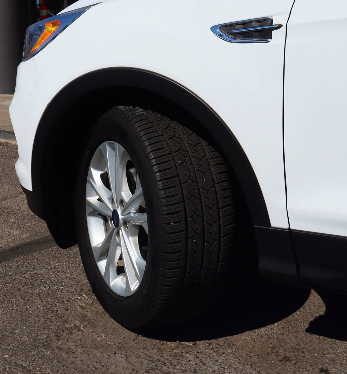 Used 2018 Ford Escape SE image 6