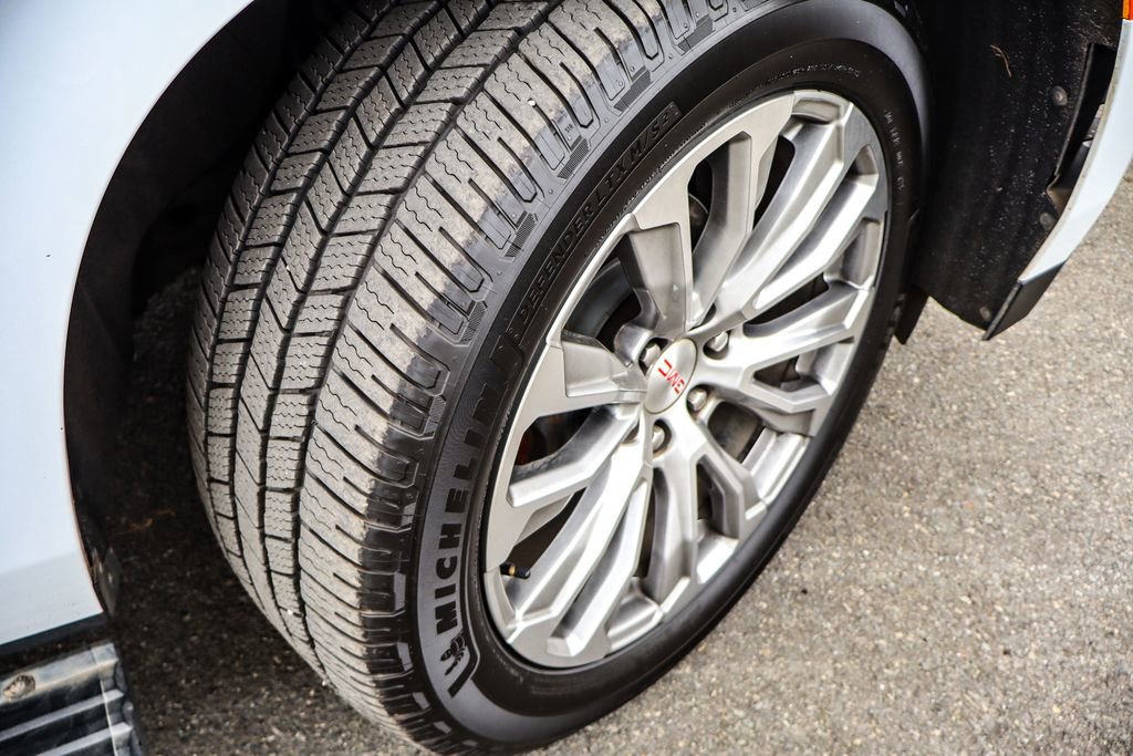 Used 2021 GMC Yukon Denali w/ Denali Premium Package image 42