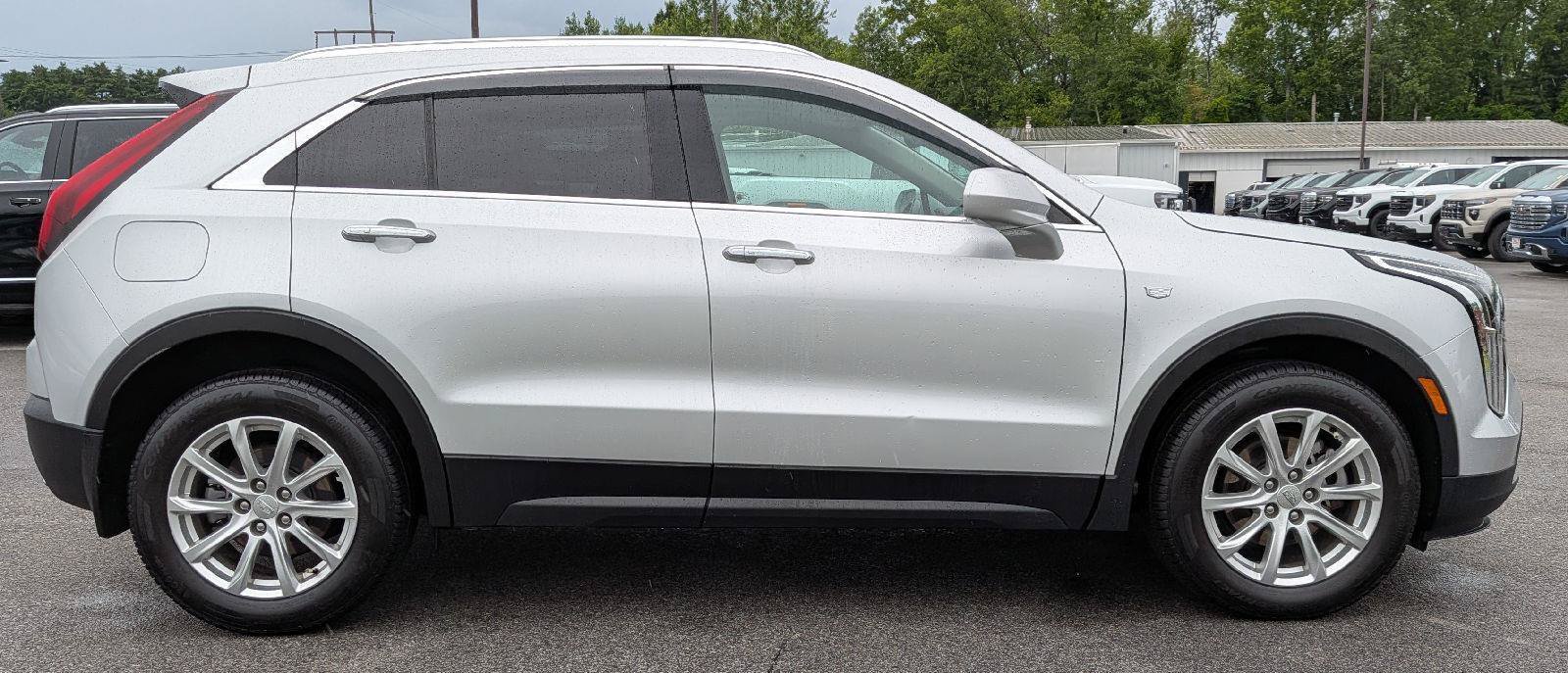 Used 2019 Cadillac XT4 Luxury w/ Cold Weather Package AWD/4WD image 5