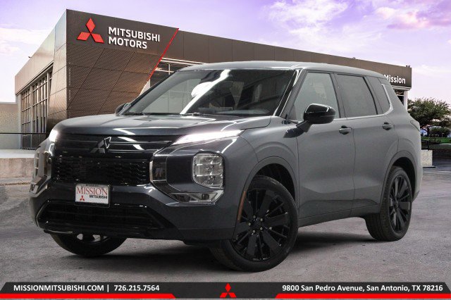 New 2026 Mitsubishi Outlander LE FWD image 1