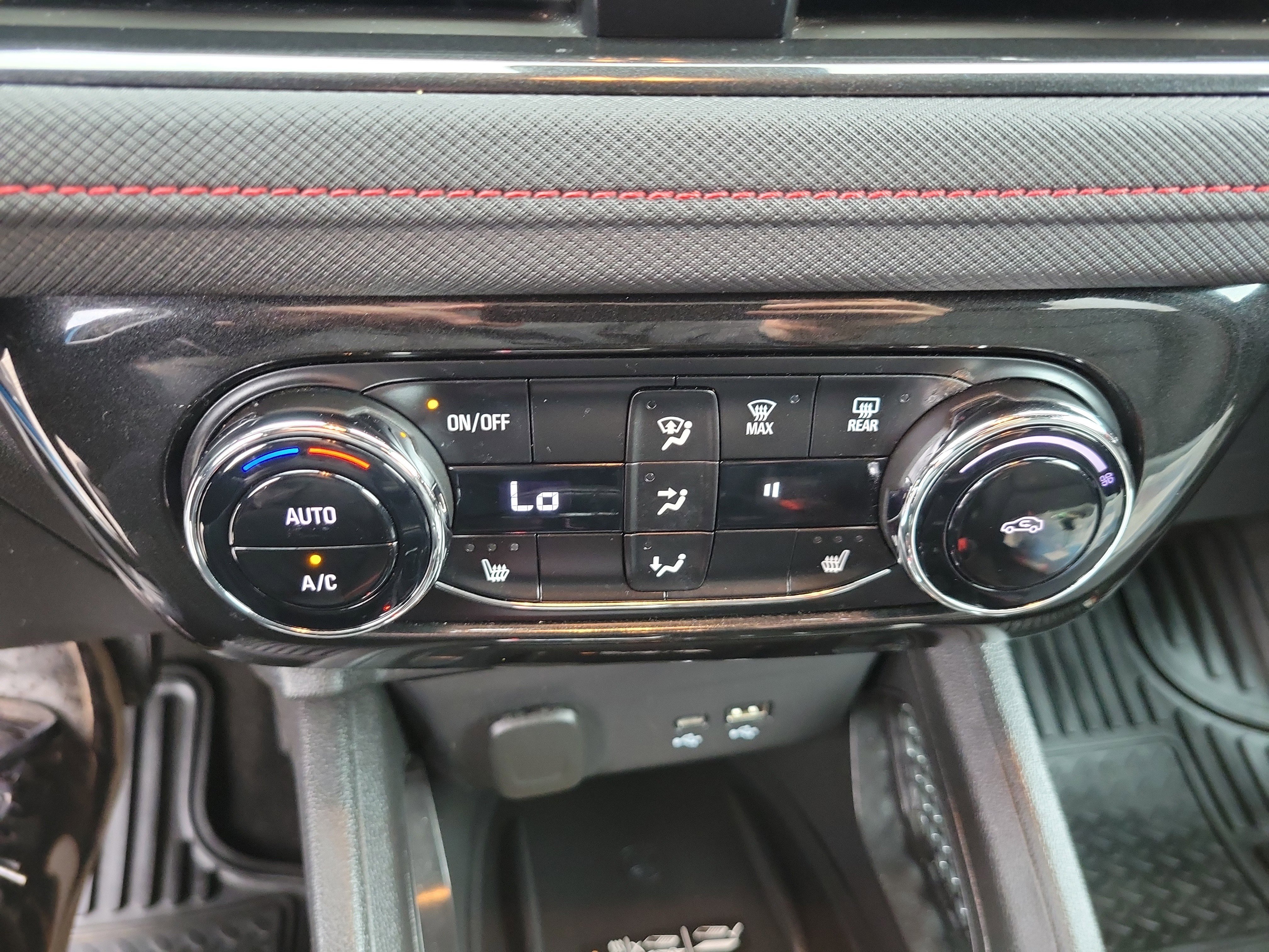 Used 2025 Chevrolet TrailBlazer RS w/ Convenience Package FWD image 17