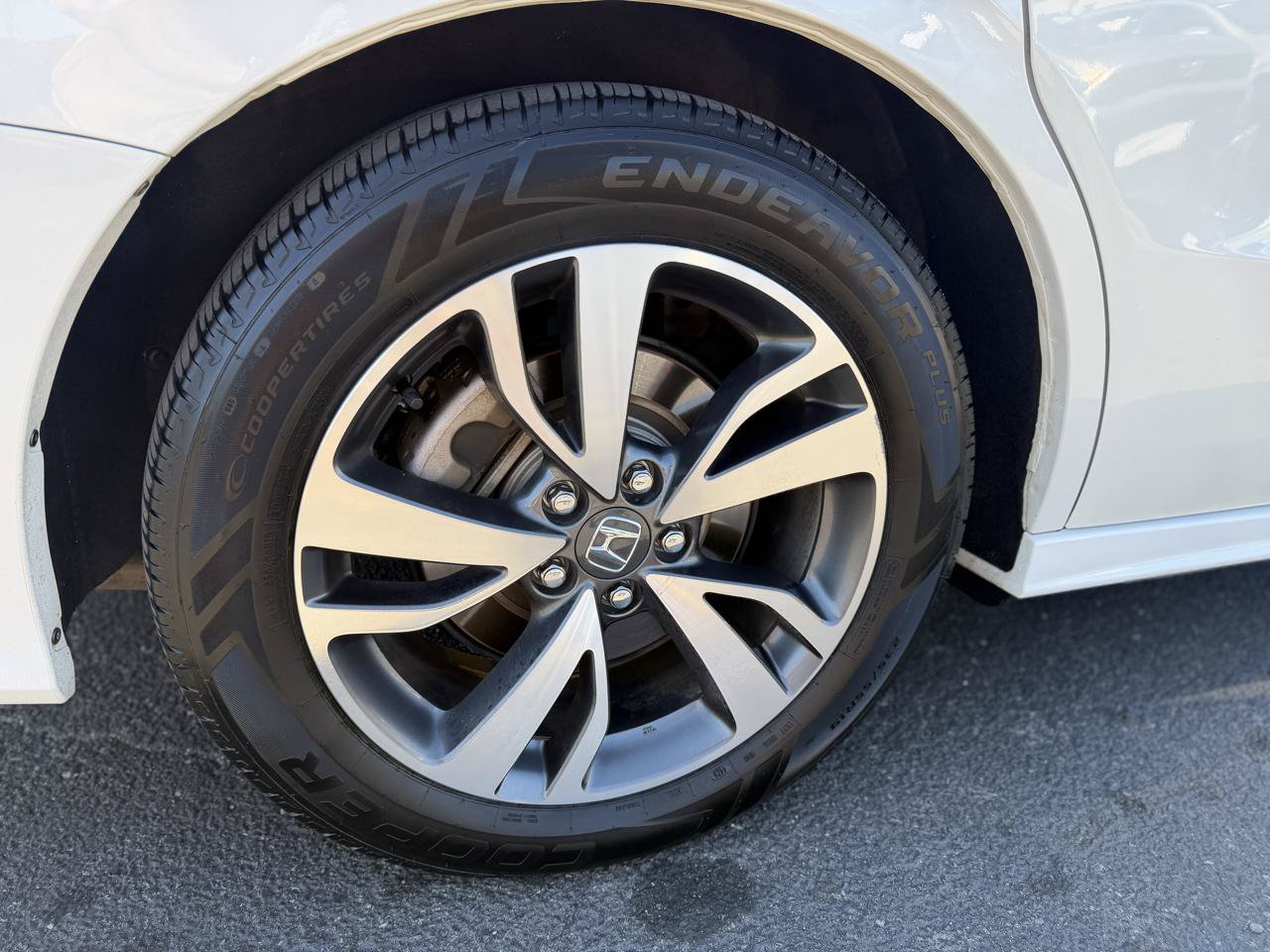 Used 2023 Honda Odyssey Touring image 9