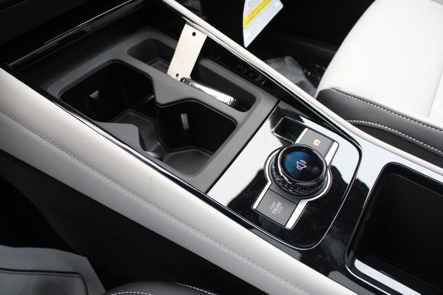 New 2026 Volkswagen Tiguan SEL R-Line AWD/4WD image 19