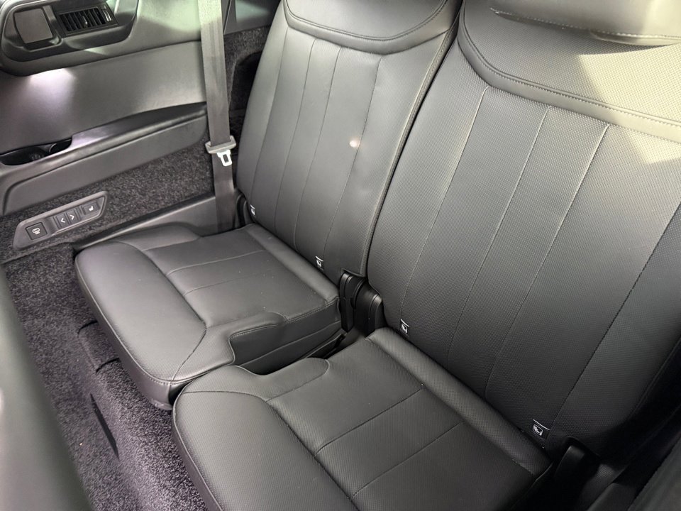 Used 2024 Land Rover Range Rover Long Wheelbase SE AWD/4WD image 31