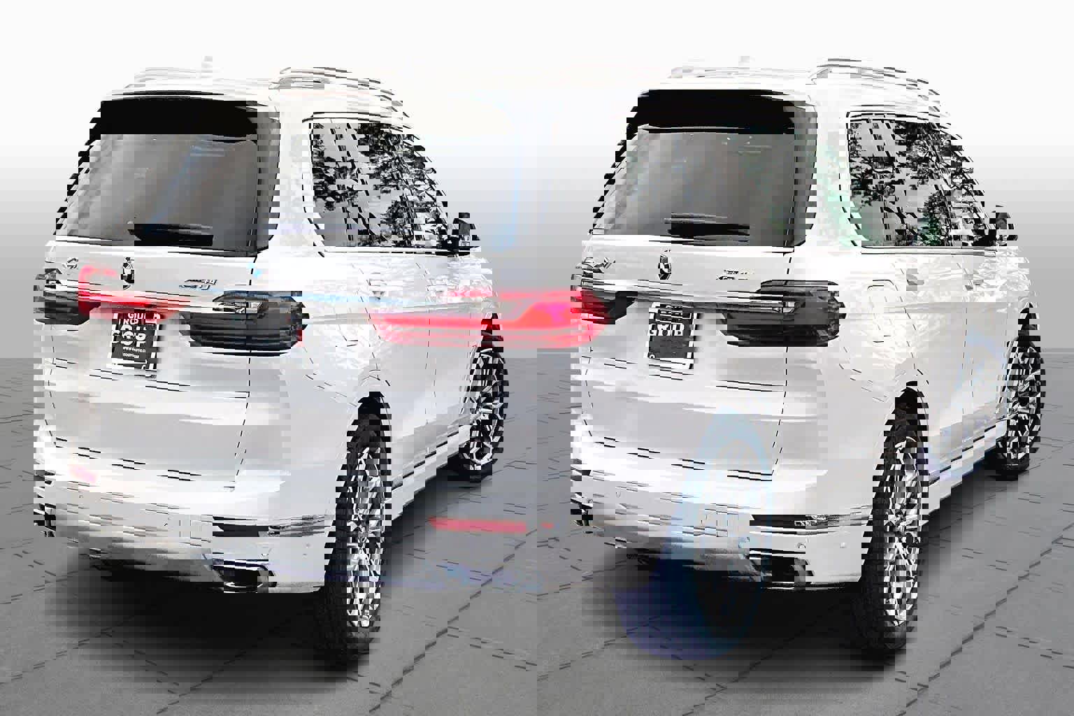 Used 2021 BMW X7 xDrive40i w/ Premium Package image 13