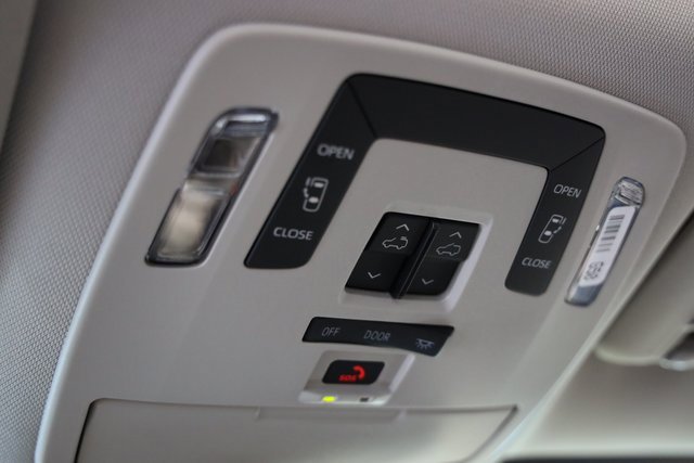 New 2025 Toyota Sienna LE image 21