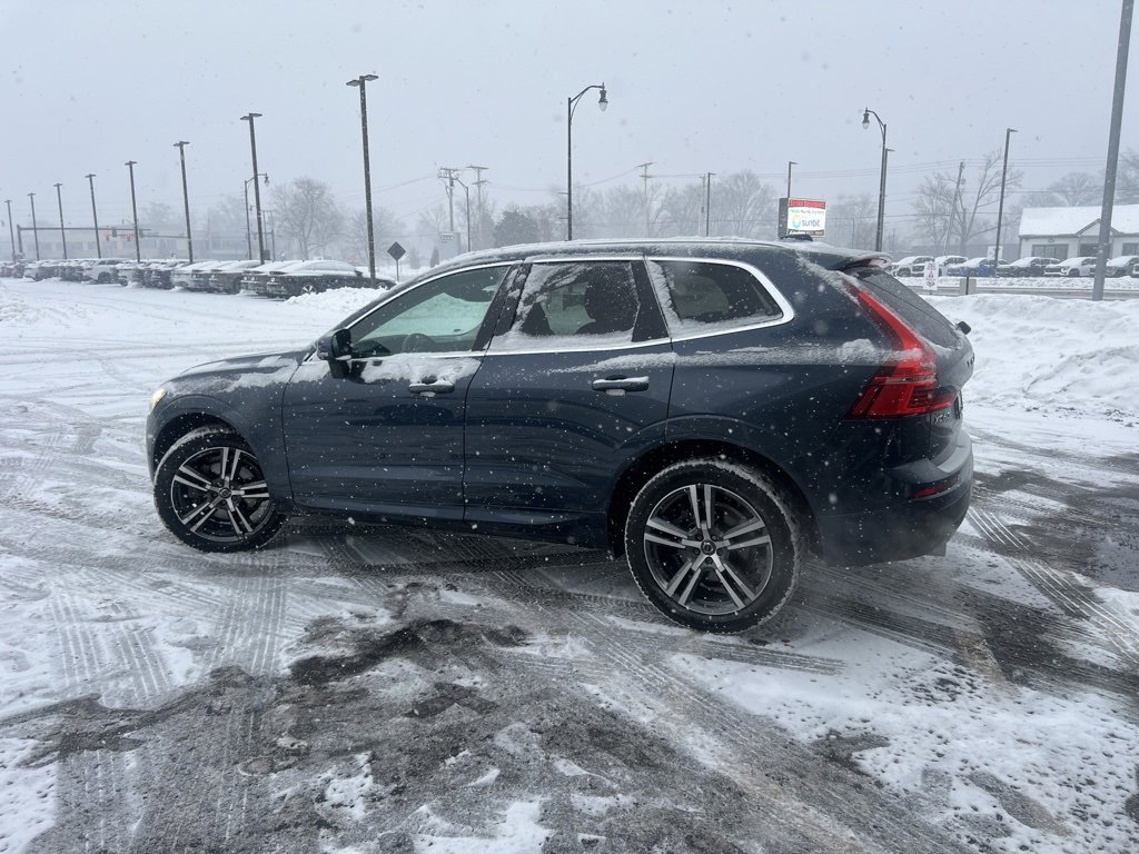 Used 2019 Volvo XC60 T6 Momentum w/ Premium Package image 4