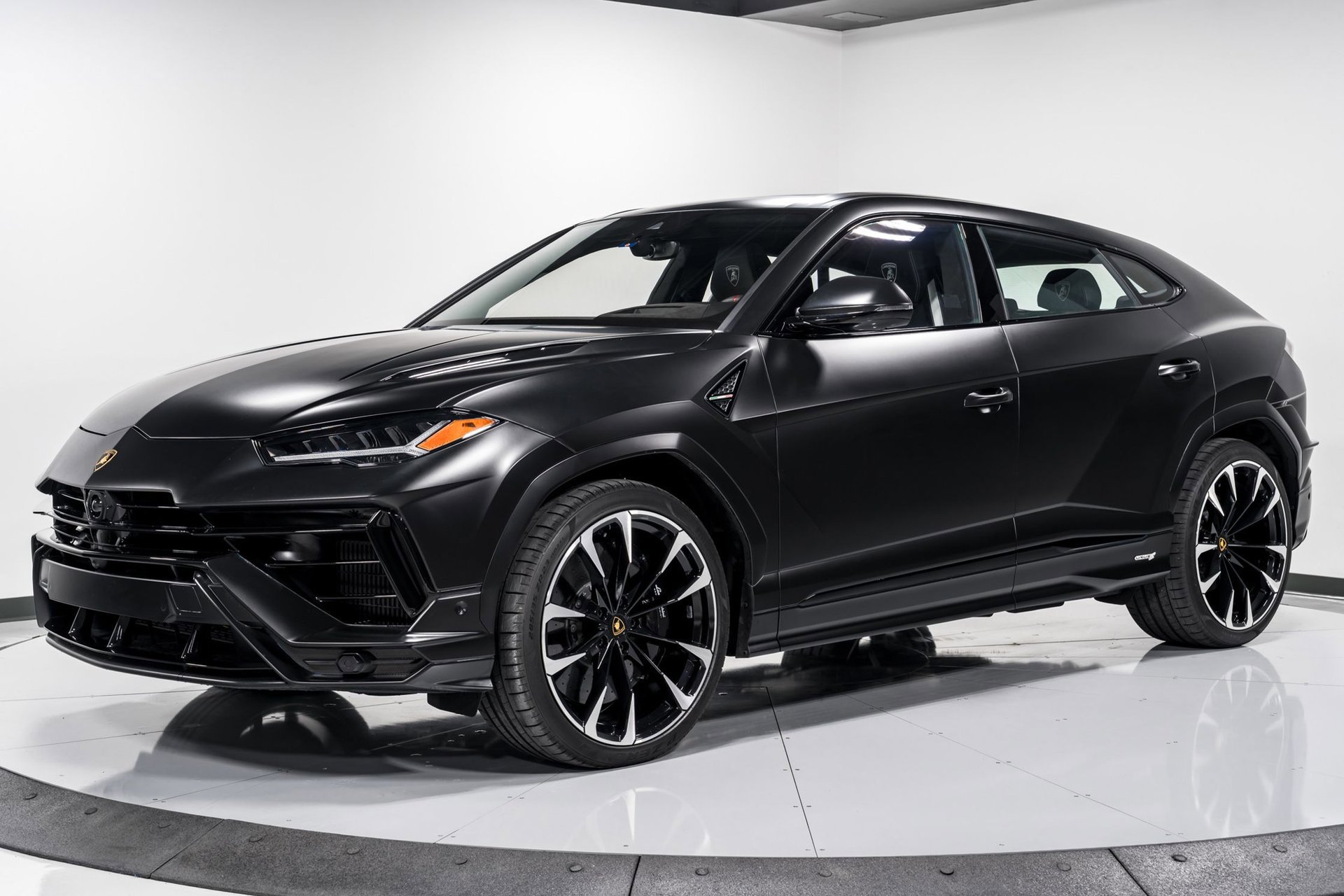 Used 2024 Lamborghini Urus S image 7