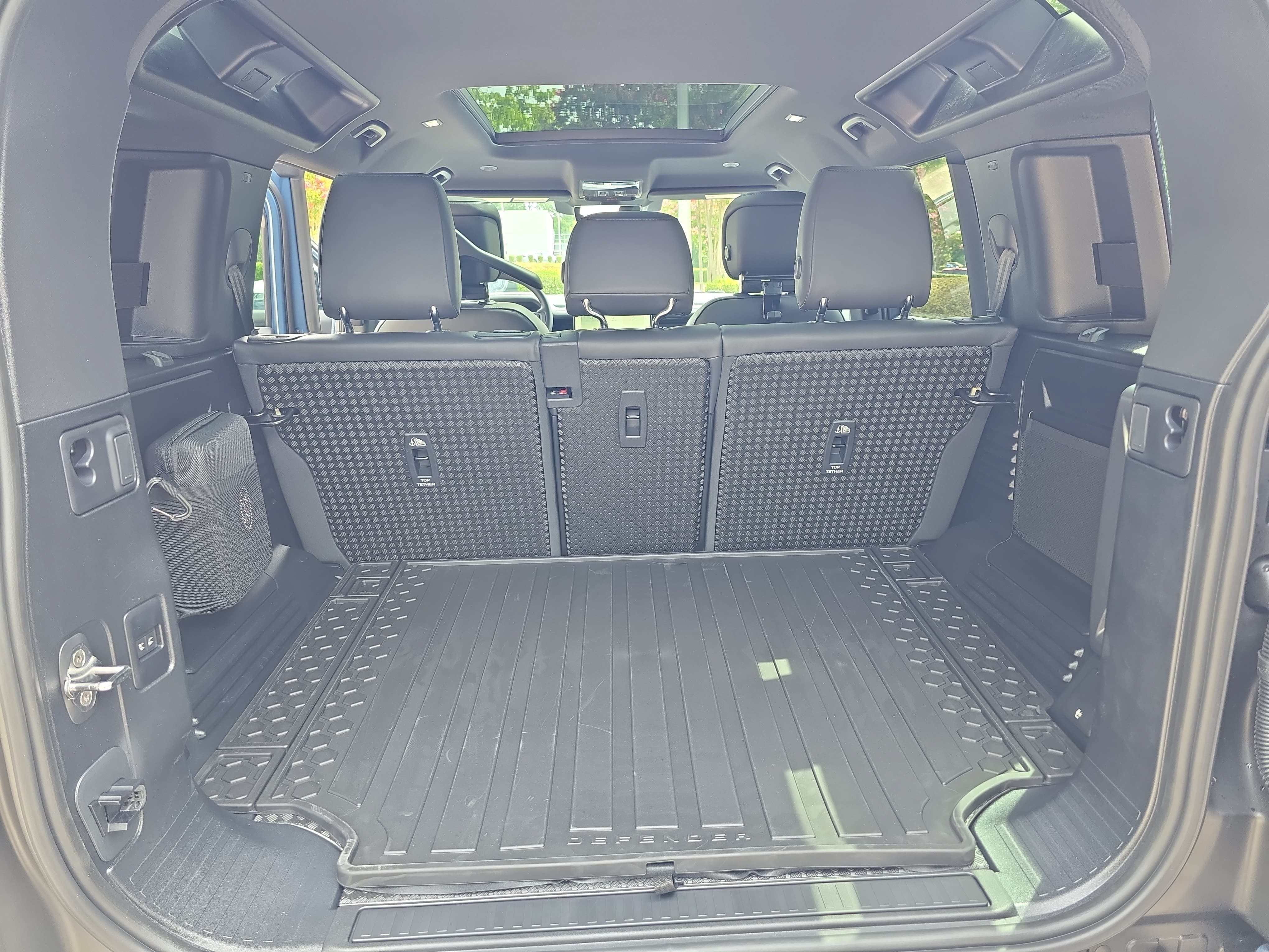 New 2026 Land Rover Defender 110 X-Dynamic SE AWD/4WD image 12