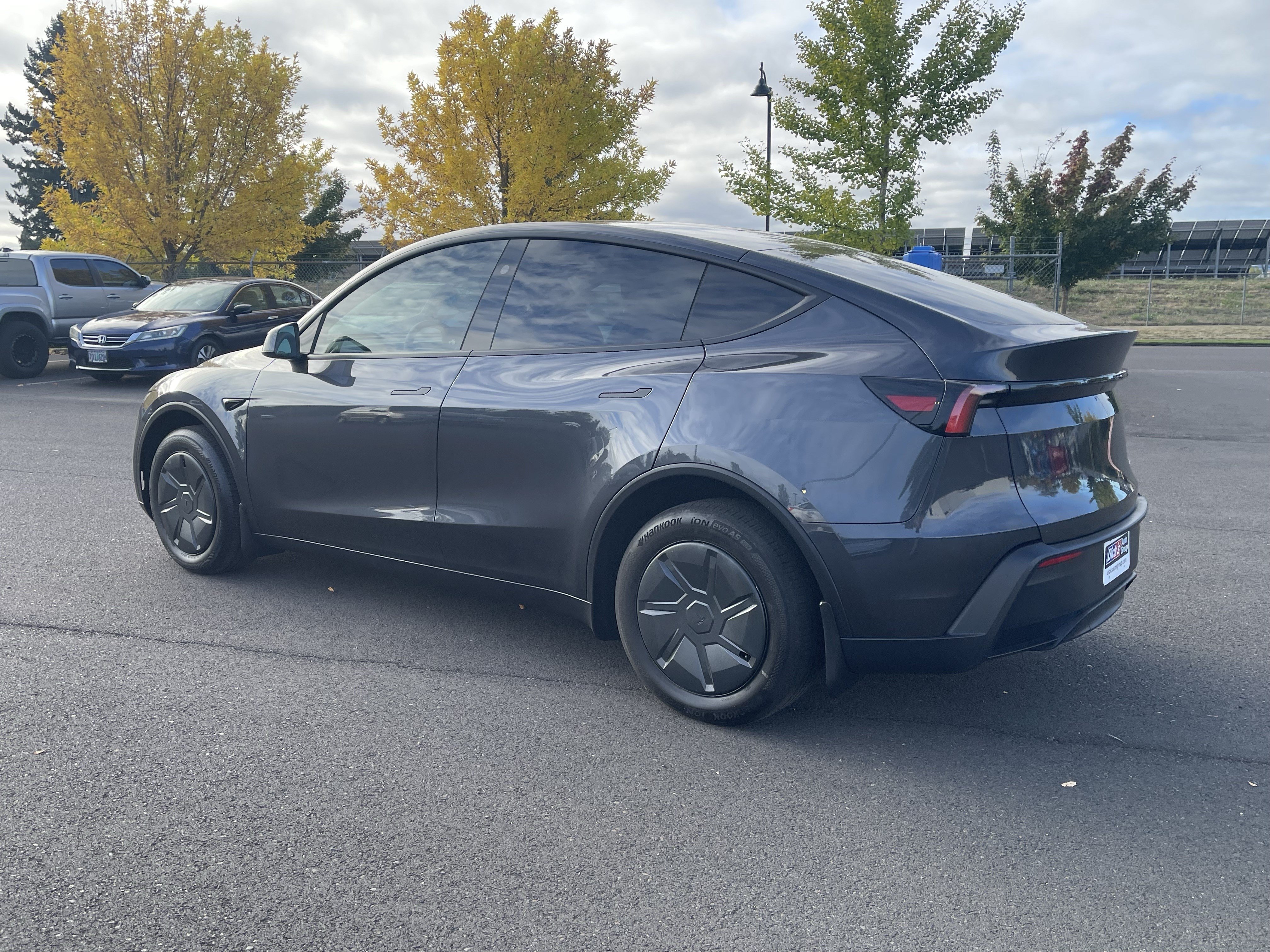 Used 2026 Tesla Model Y Long Range AWD/4WD image 3