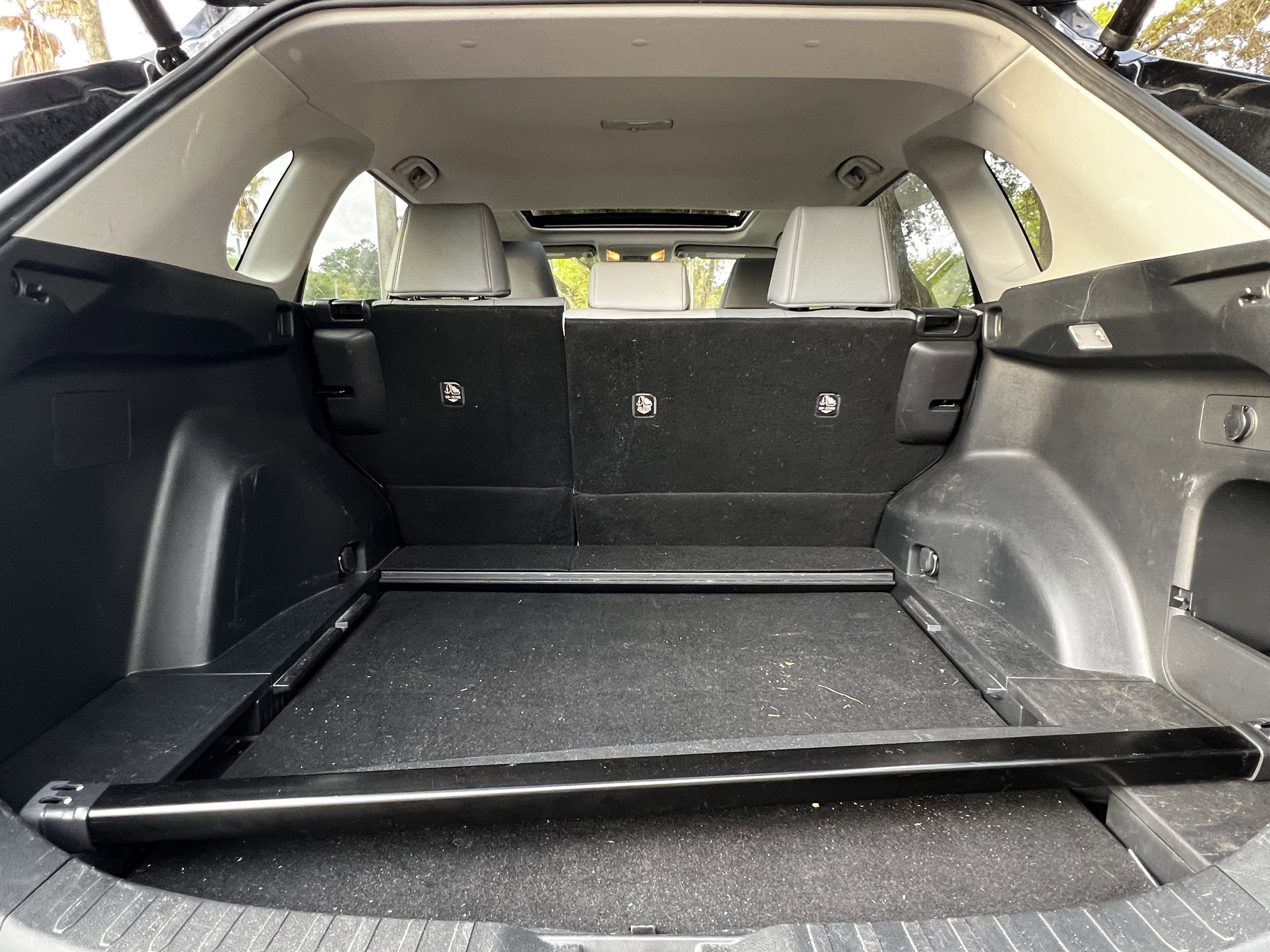 Used 2019 Toyota RAV4 XLE Premium image 50