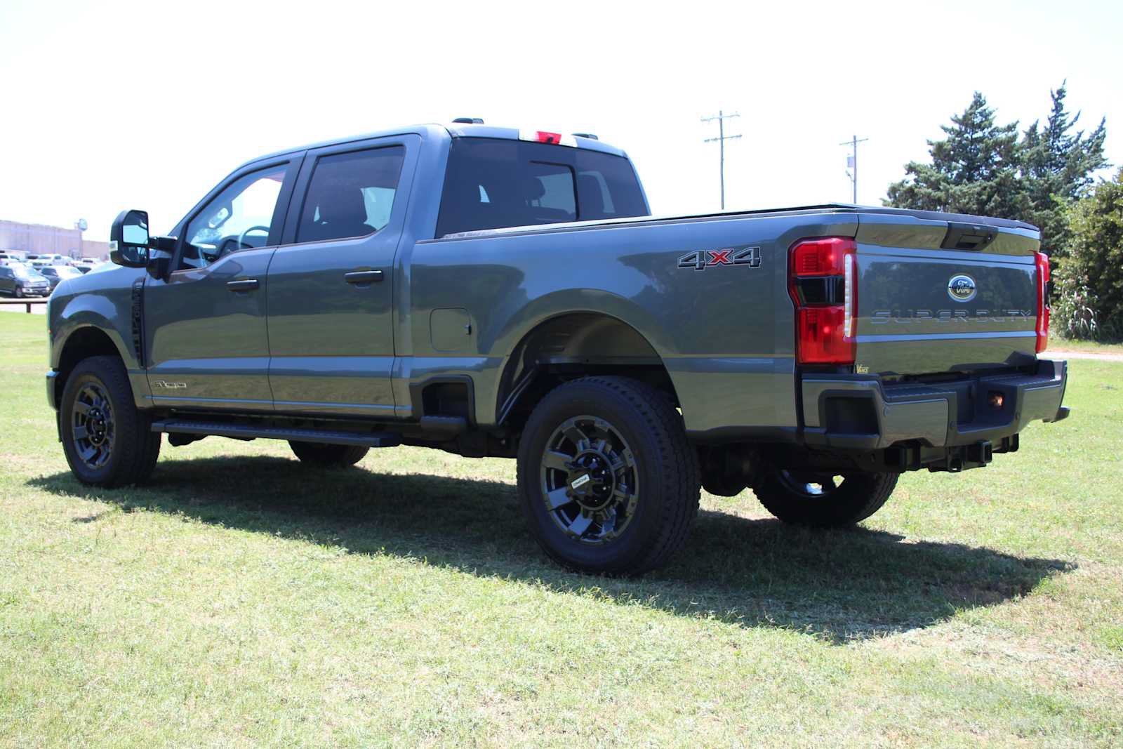 Used 2025 Ford F250 XL w/ STX Appearance Package AWD/4WD image 9