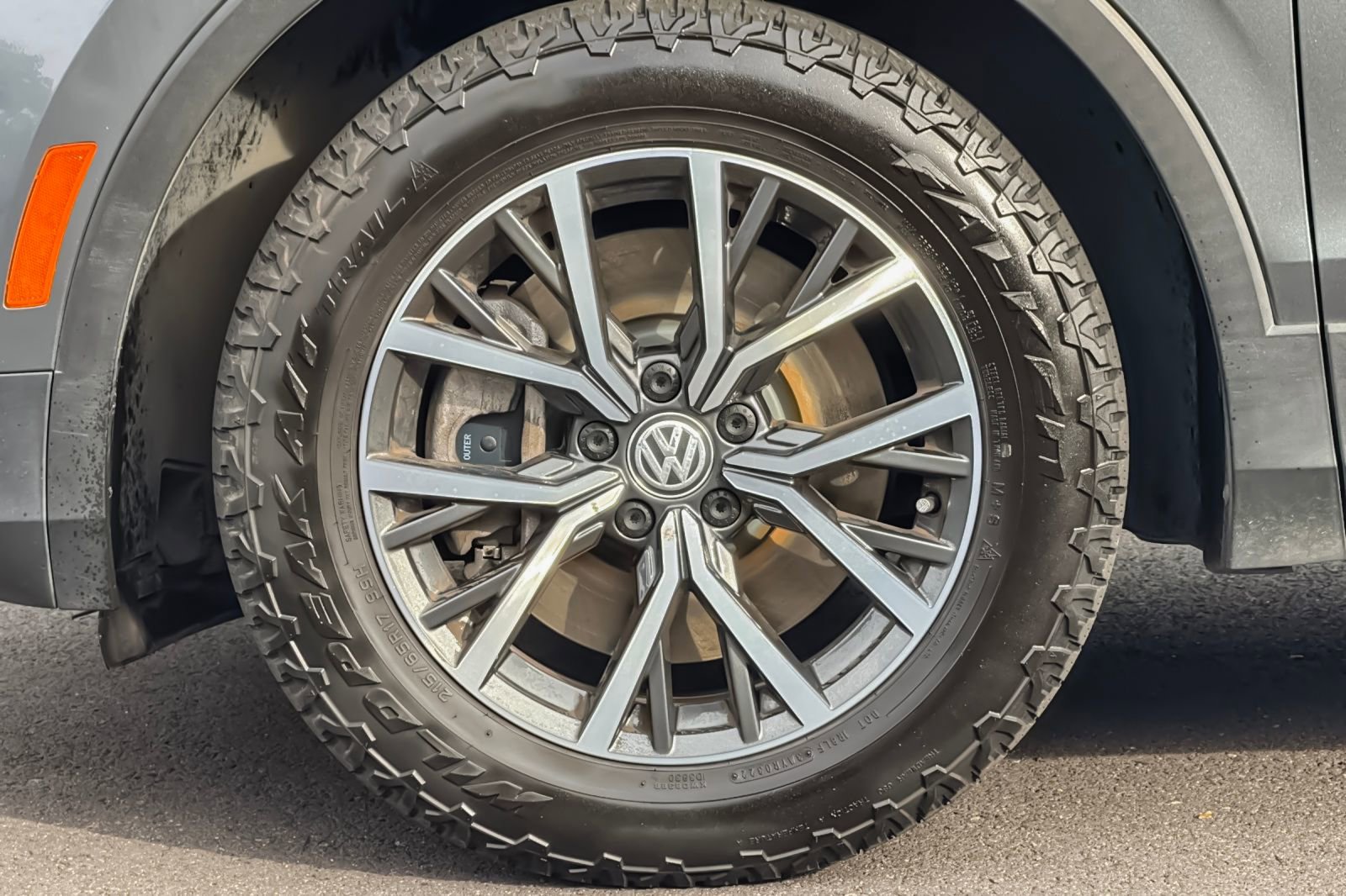 Used 2019 Volkswagen Tiguan SE w/ Panoramic Sunroof Package image 38