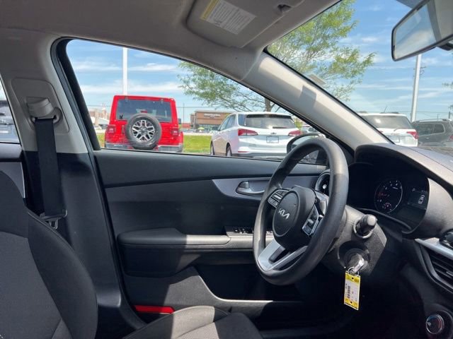 Certified 2024 Kia Forte LXS FWD image 31