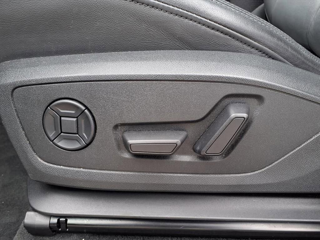 Used 2023 Audi Q3 2.0T Premium w/ Convenience Package AWD/4WD image 10
