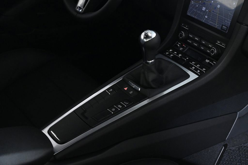 Used 2025 Porsche 718 Cayman image 19