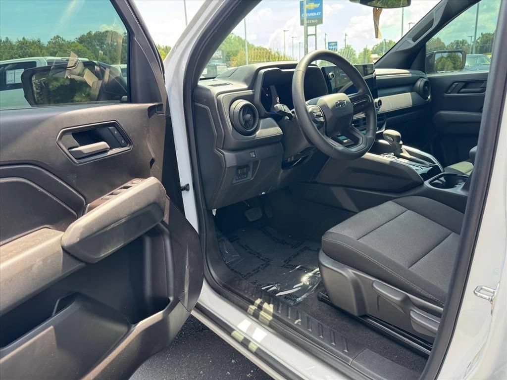 Used 2026 Chevrolet Colorado Trail Boss AWD/4WD image 13