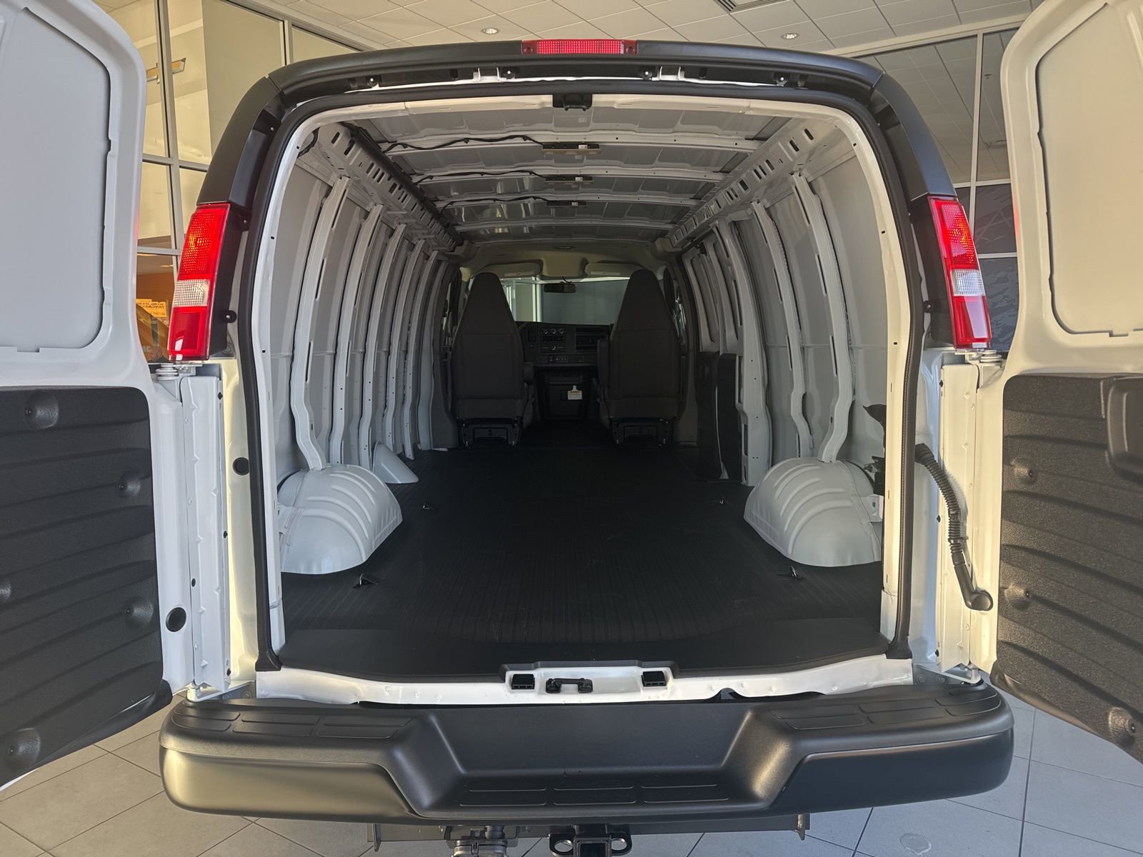 New 2025 Chevrolet Express 2500 Extended w/ Enhanced Convenience Package image 11