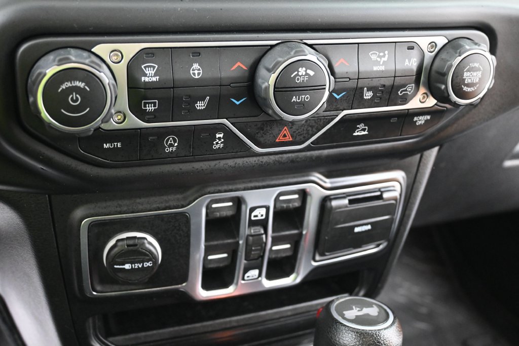 Used 2021 Jeep Wrangler Unlimited Sahara AWD/4WD image 11