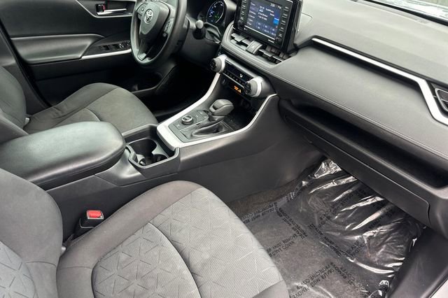 Certified 2020 Toyota RAV4 XLE image 18