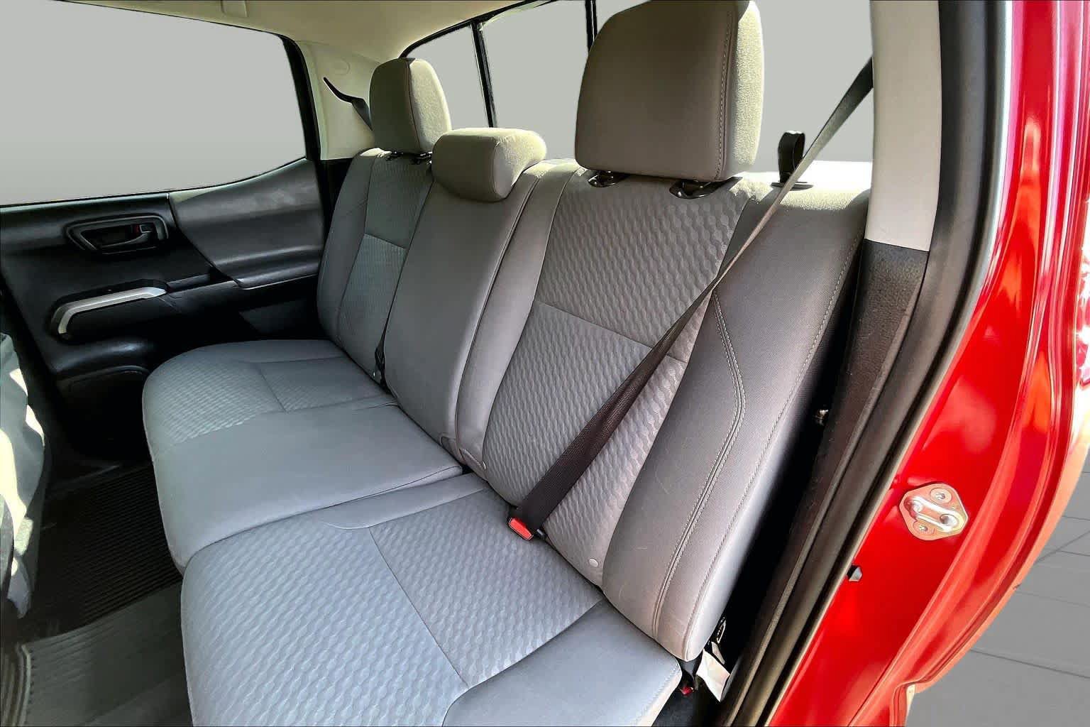 Certified 2020 Toyota Tacoma SR5 AWD/4WD image 19