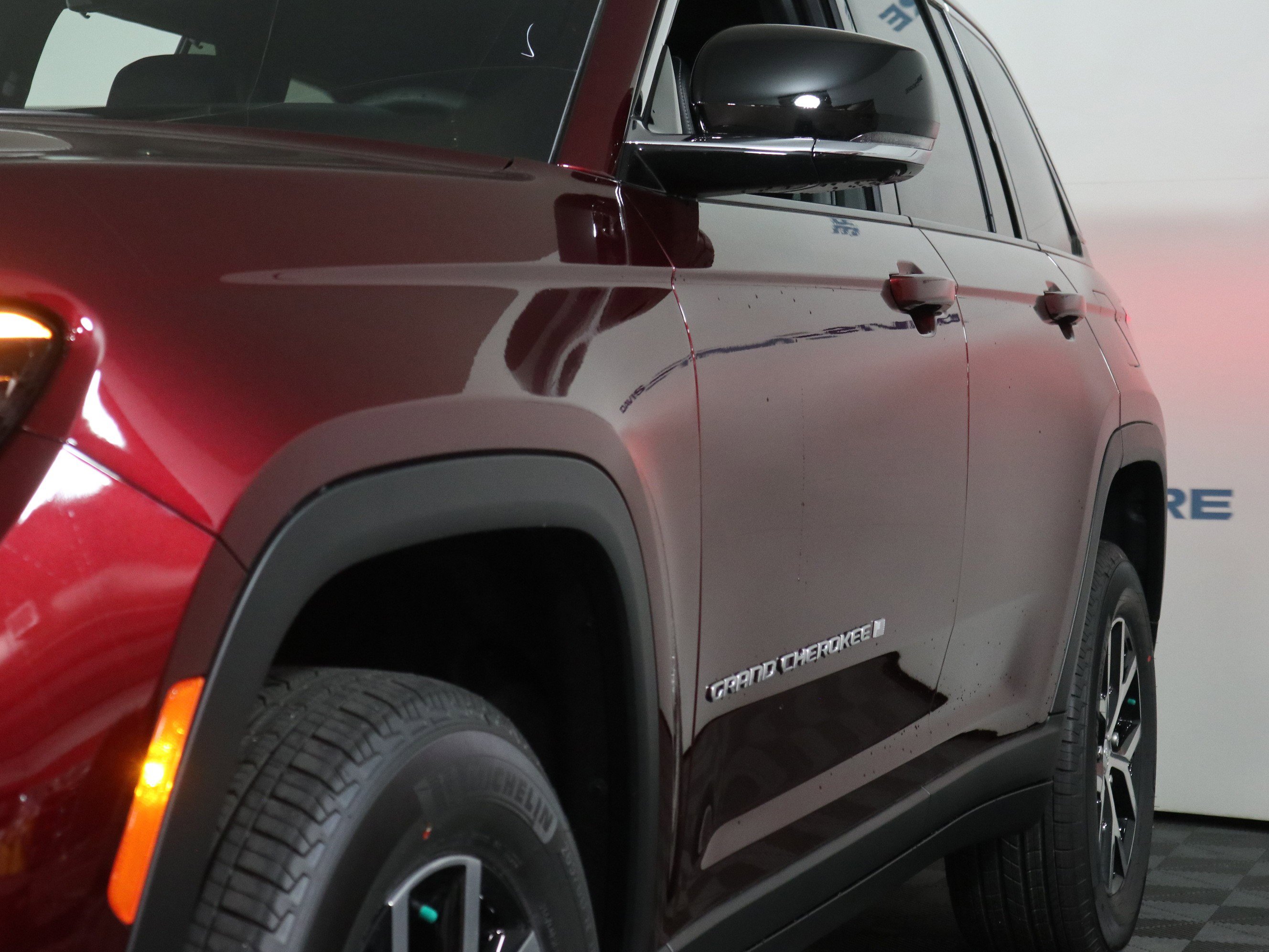 New 2025 Jeep Grand Cherokee Limited w/ Luxury Tech Group II image 11