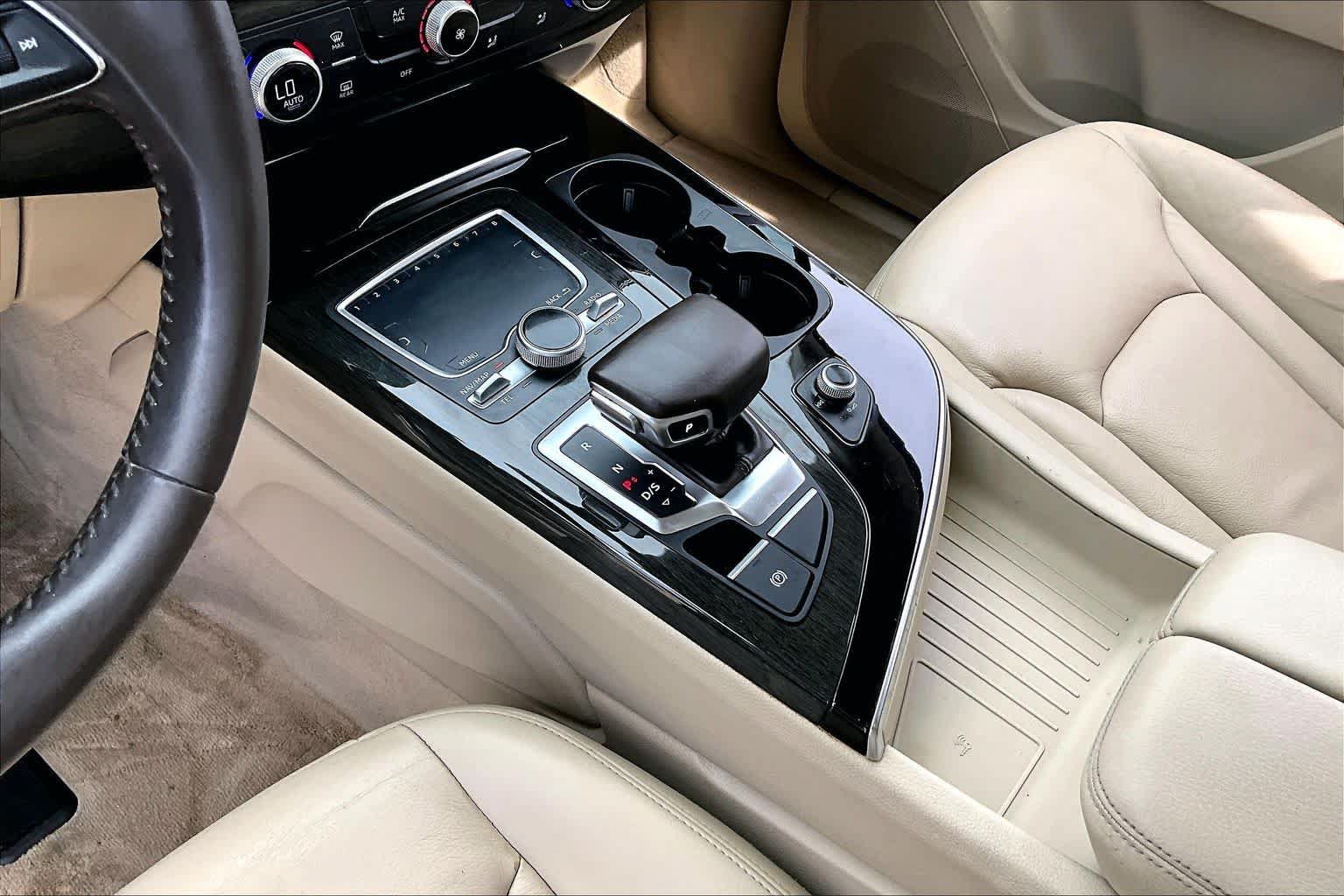 Used 2018 Audi Q7 3.0T Premium AWD/4WD image 17