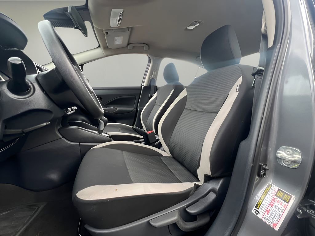 Used 2021 Nissan Versa SV FWD image 10