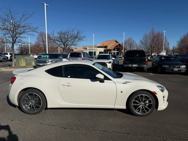 Used 2017 Toyota 86 image 5