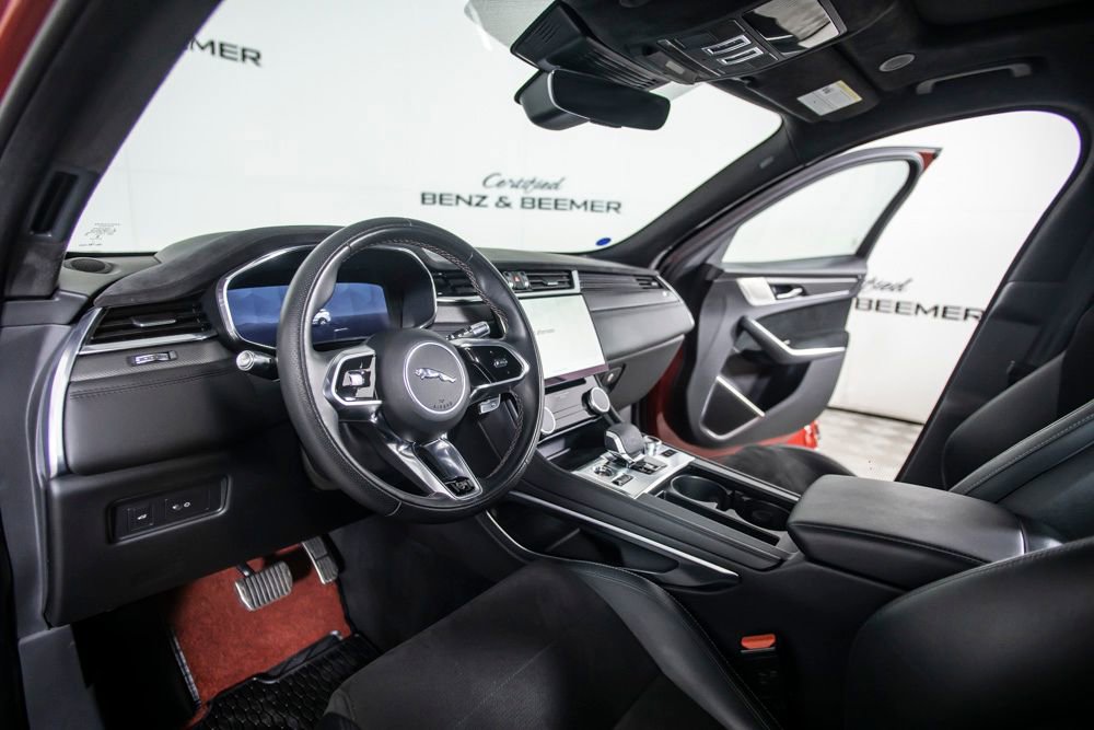 Used 2021 Jaguar F-PACE SVR image 23