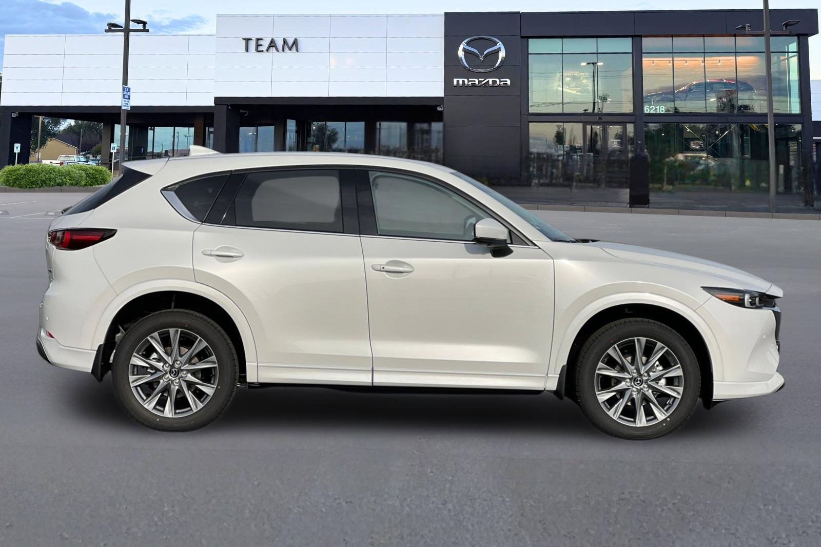 New 2025 MAZDA CX-5 AWD 2.5 S w/ Premium Plus Pkg image 3