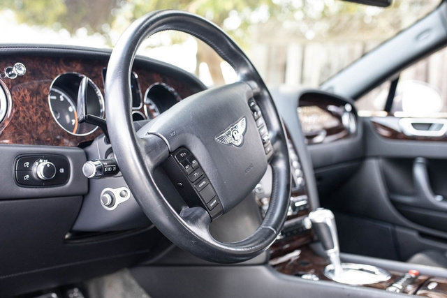 Used 2006 Bentley Flying Spur Flying Spur AWD/4WD image 37