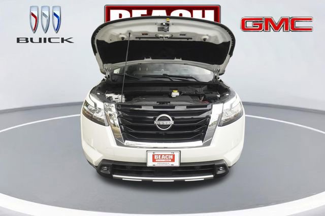 Used 2022 Nissan Pathfinder Platinum w/ Cargo Package image 9