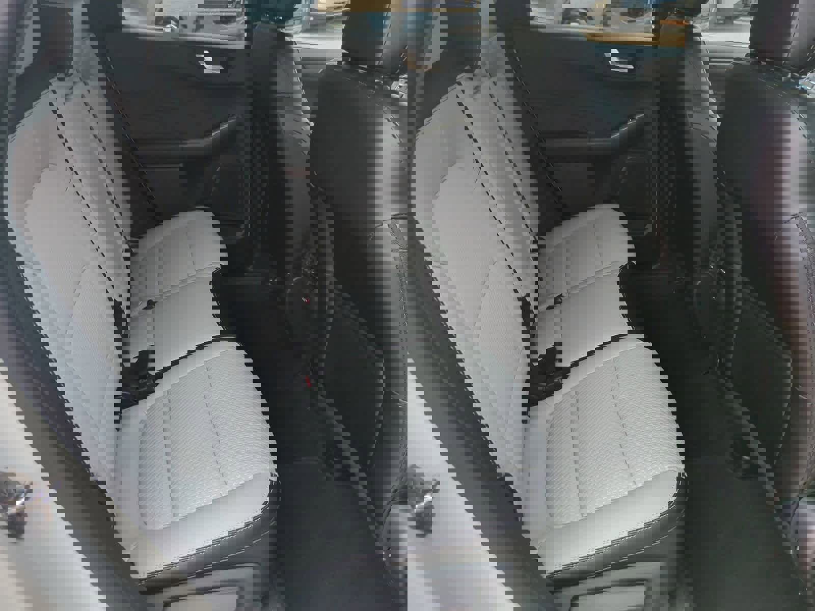 Used 2024 Ford Escape SE image 20