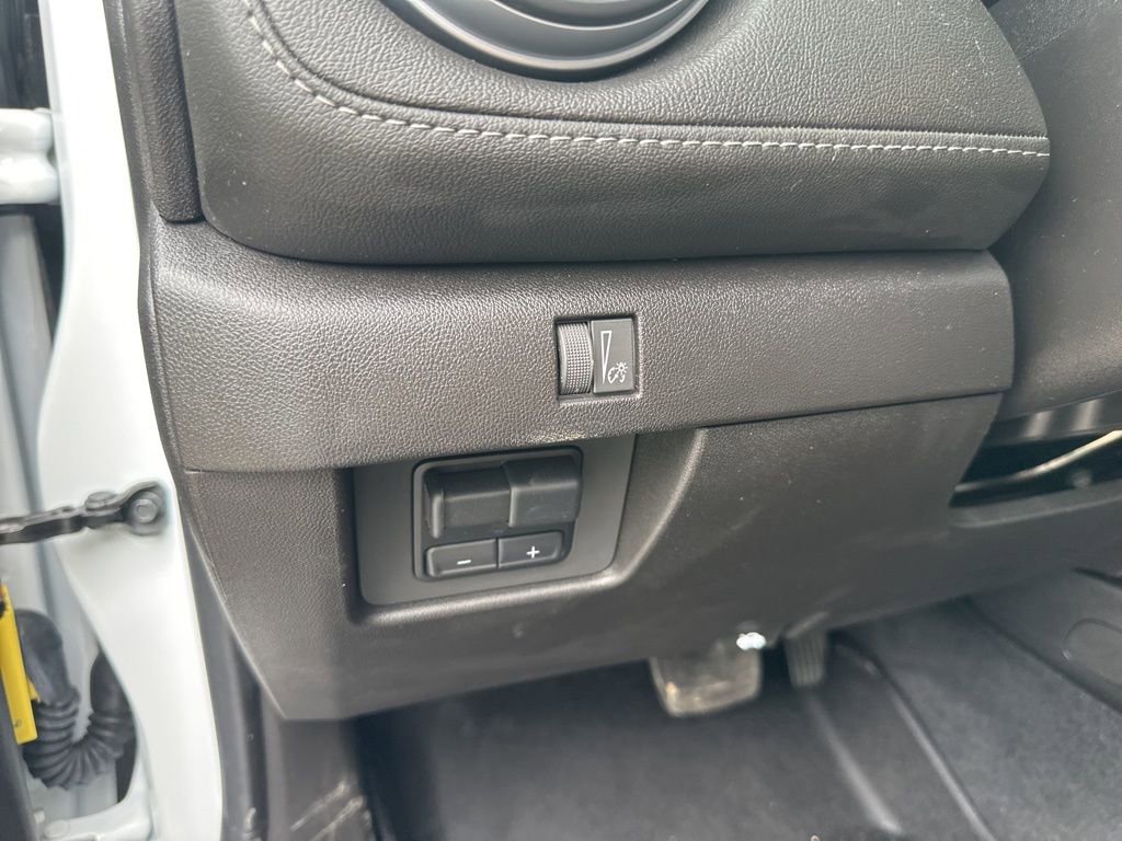 Used 2024 Chevrolet Colorado LT w/ LT Convenience Package III image 16