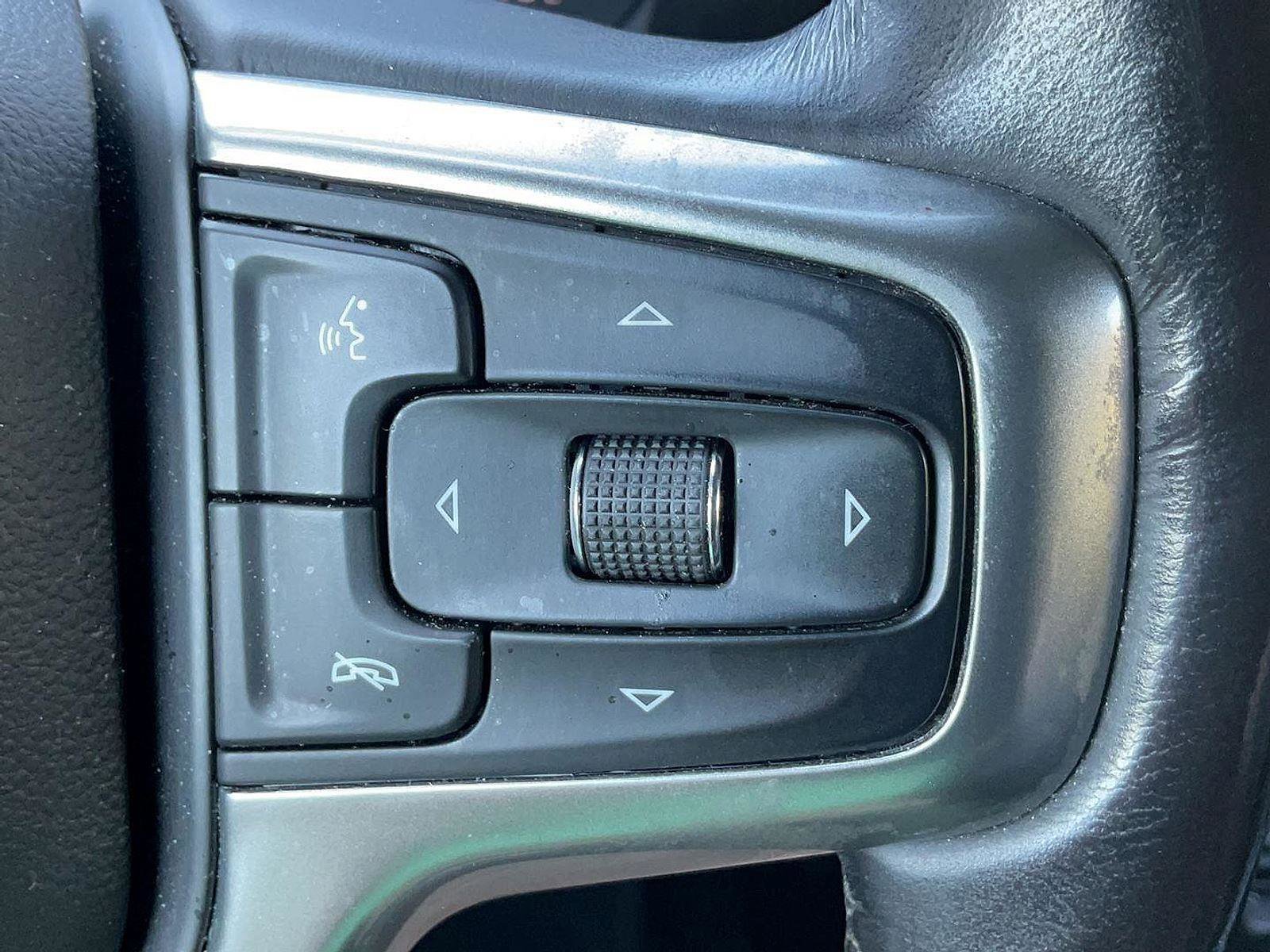 Used 2019 Chevrolet Silverado 1500 LTZ image 25