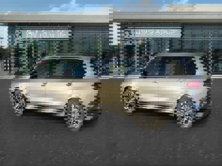 New 2026 BMW X7 M60i image 4